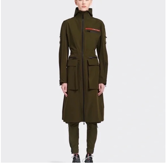 PRADA 

Military Green GORE- Tex PRO Prada jacket

NWT!!  Size medium - Picture 5 of 8